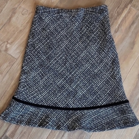 GAP Dresses & Skirts - GAP Black & Ivory Fit & Flare Wool Blend Tweed Lined Skirt, Size 2